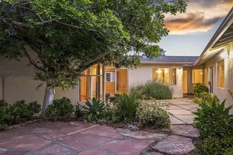 838 Lamplight Dr, La Jolla, CA 92037 photo 10