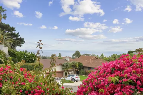 838 Lamplight Dr, La Jolla, CA 92037 photo 2