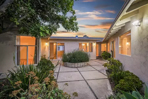 838 Lamplight Dr, La Jolla, CA 92037 photo 8