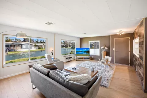 7110 Santa Barbara St, Carlsbad, CA 92011 photo 4
