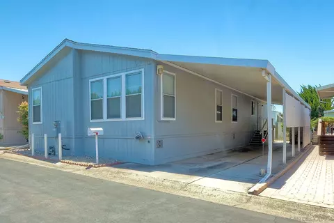 1010 E Bobier Dr #65, Vista, CA 92084 photo 3