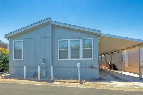 1010 E Bobier Dr #65, Vista, CA 92084