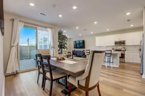 2305 Zeus Ct, Spring Valley, CA 91977 photo 4