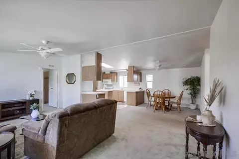 11851 Riverside Dr #SPC 275, Lakeside, CA 92040