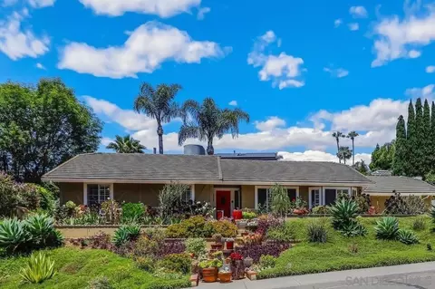 940 El Pajodo Pl, Vista, CA 92084