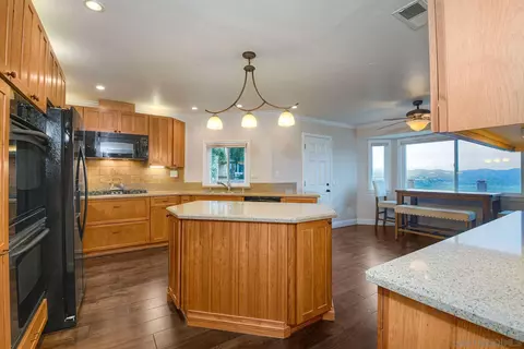 4041 Vortex Pl, Escondido, CA 92025 photo 10