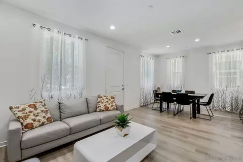 4117 Sitio Flor, Oceanside, CA 92057 photo 5