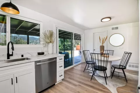 9045 Inverness Rd, Santee, CA 92071 photo 9