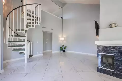 7370 Calle Cristobal #116, San Diego, CA 92126