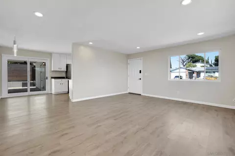 10016 Carreta, Santee, CA 92071 photo 4