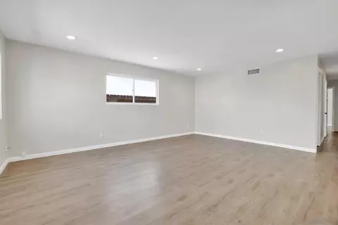 10016 Carreta, Santee, CA 92071 photo 2