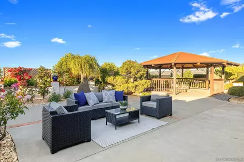 3831 Silverleaf Ln, Vista, CA 92084 photo 22