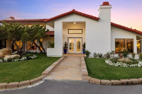 3831 Silverleaf Ln, Vista, CA 92084