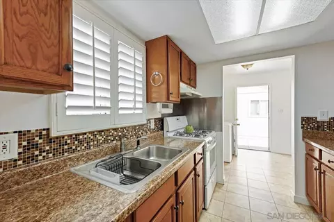 1522 Bush, Oceanside, CA 92058 photo 8