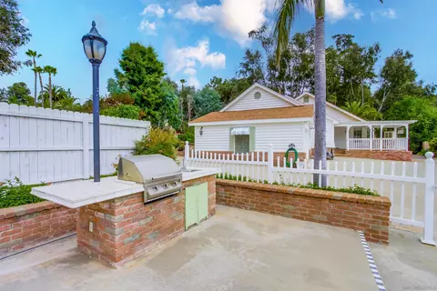 1524 S Hill Ave, Fallbrook, CA 92028 photo 5