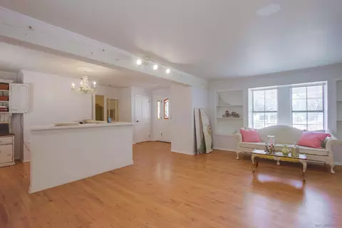 1524 S Hill Ave, Fallbrook, CA 92028 photo 9