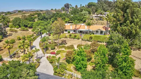 2008 Mil Sorpresas Dr, Fallbrook, CA 92028 photo 2
