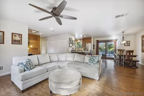 2952 Milpas Dr, Escondido, CA 92029 photo 5