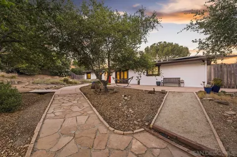 2952 Milpas Dr, Escondido, CA 92029 photo 31