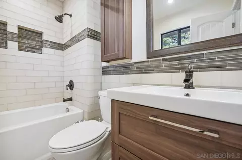 2952 Milpas Dr, Escondido, CA 92029 photo 13