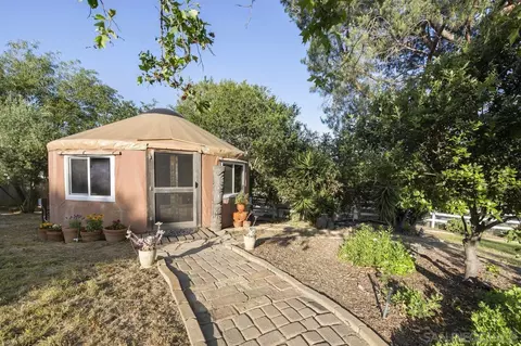 2952 Milpas Dr, Escondido, CA 92029 photo 18