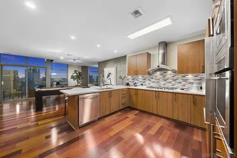 800 The Mark Ln #3102, San Diego, CA 92101
