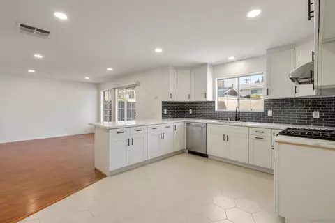 15539 Woodruff Ave #8, Bellflower, CA 90706