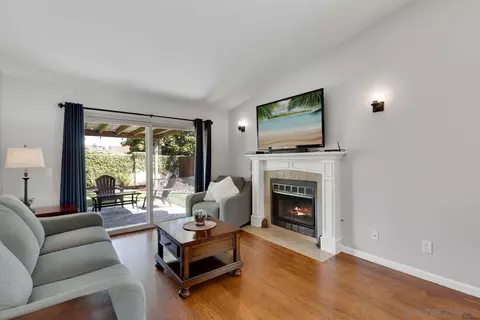 6914 Peach Tree Rd, Carlsbad, CA 92011 photo 2