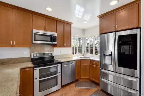 6914 Peach Tree Rd, Carlsbad, CA 92011 photo 9