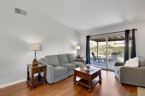 6914 Peach Tree Rd, Carlsbad, CA 92011 photo 3
