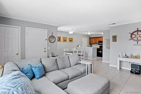 950 S 45th, San Diego, CA 92113