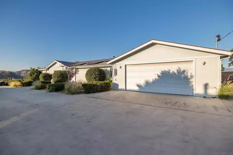 9710 Prospect Ave, Lakeside, CA 92040