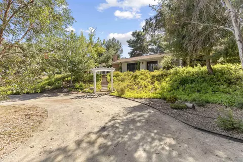 2149 Amanda Ln, Escondido, CA 92029 photo 3