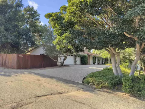 2149 Amanda Ln, Escondido, CA 92029 photo 2
