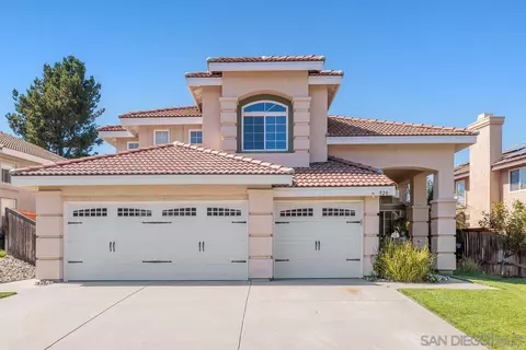 920 Honeysuckle Dr, San Marcos, CA 92078 photo 2