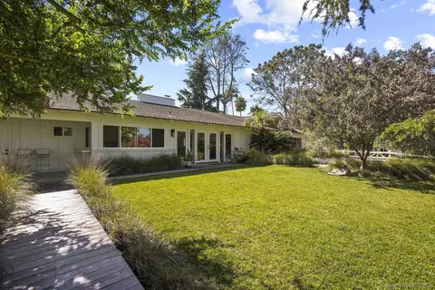2337 11th St, Encinitas, CA 92024