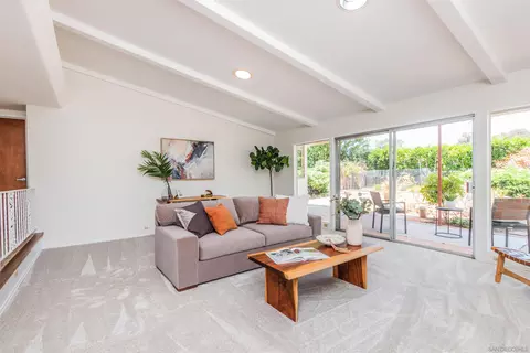 5855 Cactus Way, La Jolla, CA 92037 photo 2