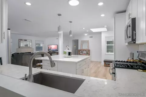 8434 Lake Gaby Ave, San Diego, CA 92119