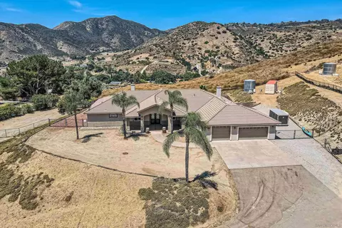 1830 Vista De La Montana, El Cajon, CA 92019