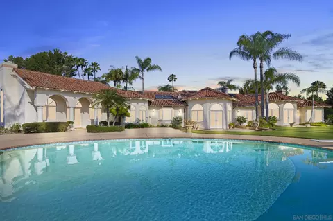 4 Rolling View Ln, Fallbrook, CA 92028