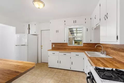 7034 Waite Dr, La Mesa, CA 91941 photo 8