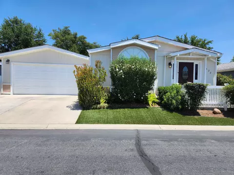 1422 Martinique Dr, Hemet, CA 92543
