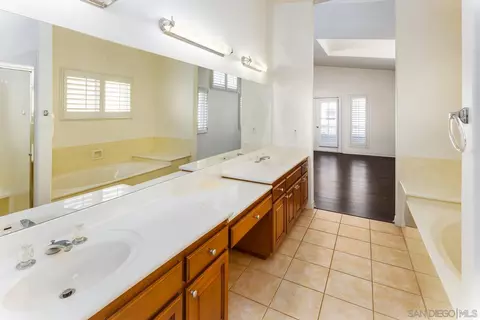 828 D, Coronado, CA 92118 photo 16