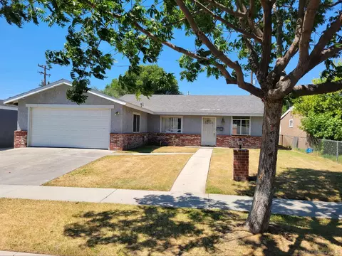 19119 Stillmore St, Santa Clarita, CA 91351