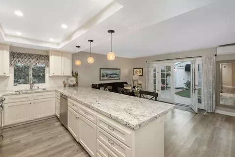 330 B, Coronado, CA 92118 photo 12