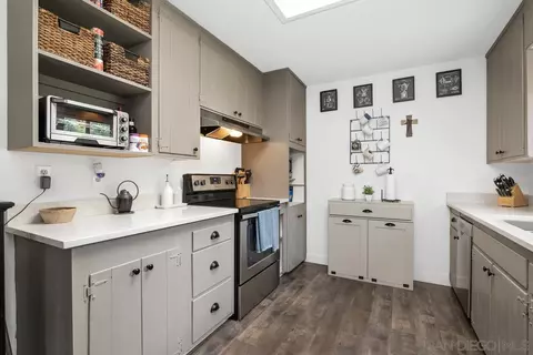 704 Marsolan Ave, Solana Beach, CA 92075 photo 12