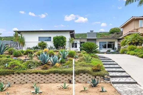 704 Marsolan Ave, Solana Beach, CA 92075