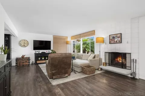 704 Marsolan Ave, Solana Beach, CA 92075 photo 5