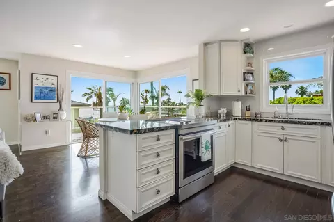 253 Gravilla, La Jolla, CA 92037 photo 17