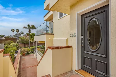 253 Gravilla, La Jolla, CA 92037 photo 10